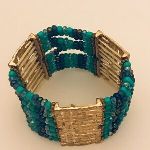 #2919 Beaded aqua stretch bracelet